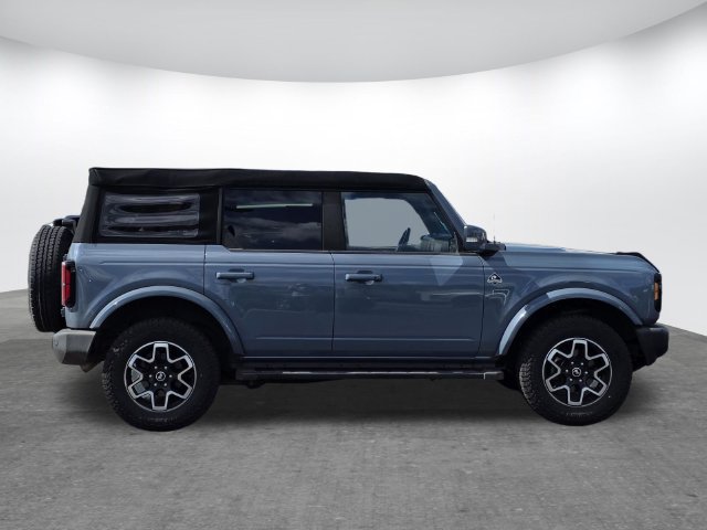 Used 2023 Ford Bronco Outer Banks AWD/4WD image 2