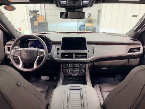 Used 2024 Chevrolet Suburban Z71 w/ Off-Road Capability Package image 21