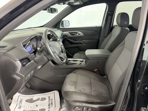 Used 2023 Chevrolet Traverse LT image 6