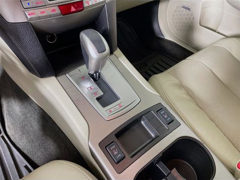 Used 2012 Subaru Outback 3.6R Limited image 19