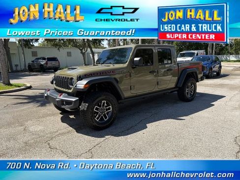 Used 2025 Jeep Gladiator Mojave w/ Convenience Group AWD/4WD image 2
