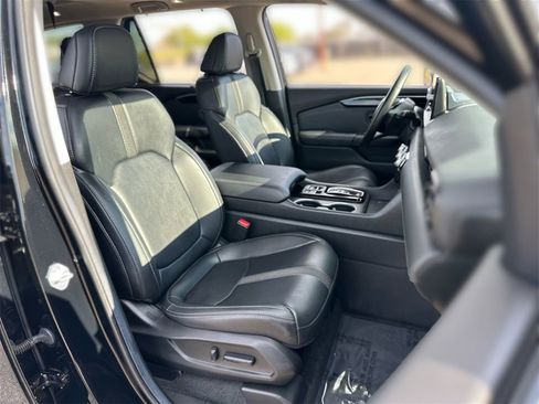 Used 2025 Honda Pilot Touring image 35