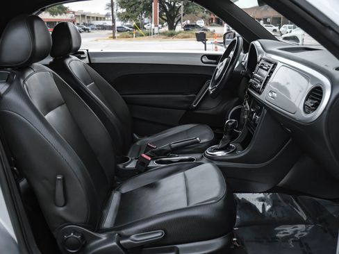 Used 2013 Volkswagen Beetle 2.5 image 27