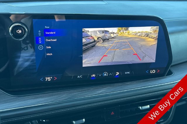 Used 2025 Chevrolet Suburban LS RWD image 25