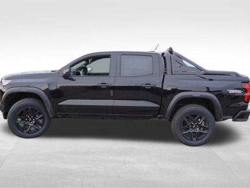 New 2025 Chevrolet Colorado Trail Boss w/ Midnight Edition AWD/4WD image 8