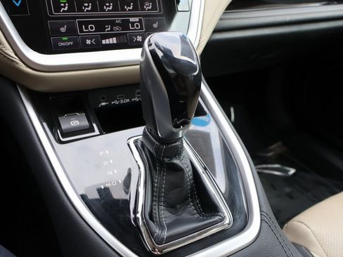 Used 2023 Subaru Outback Limited image 40