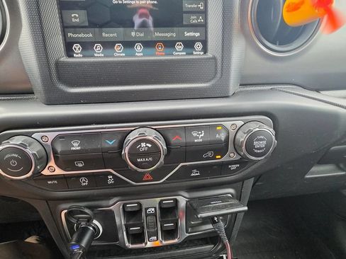 Used 2022 Jeep Gladiator Sport AWD/4WD image 8