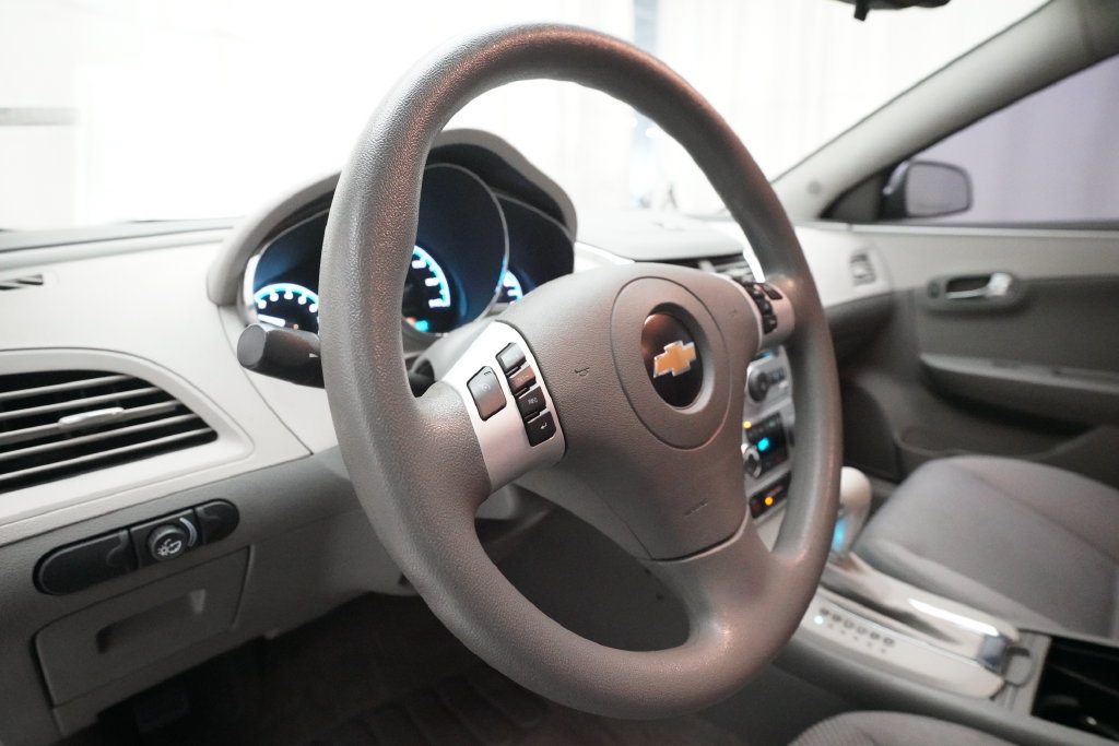 Used 2010 Chevrolet Malibu Hybrid FWD image 8