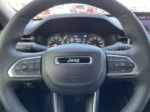 Used 2023 Jeep Compass Latitude image 26