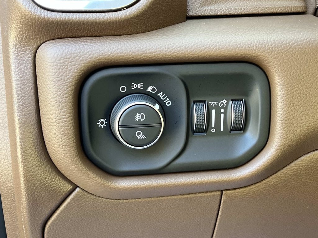 Used 2022 RAM 2500 Laramie AWD/4WD image 31