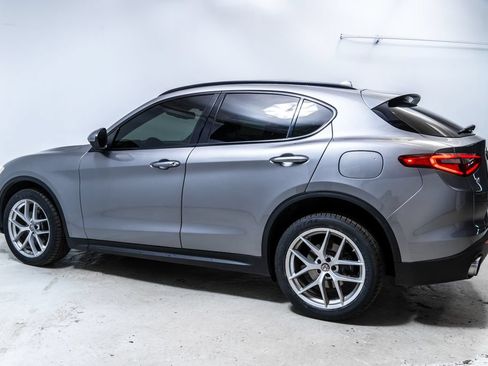 Used 2018 Alfa Romeo Stelvio Ti Sport AWD/4WD image 2