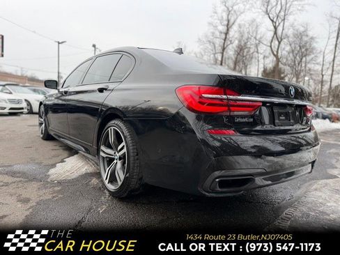 Used 2017 BMW 750i image 9