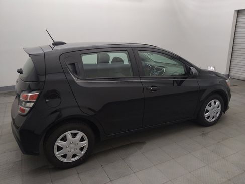 Used 2020 Chevrolet Sonic LT FWD image 10