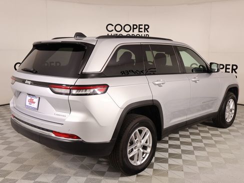 Used 2025 Jeep Grand Cherokee Laredo X RWD image 20