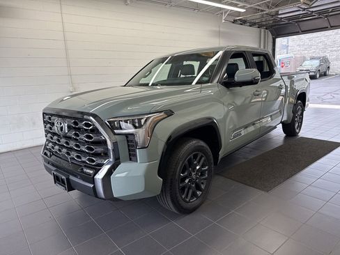 Used 2025 Toyota Tundra Platinum AWD/4WD image 4