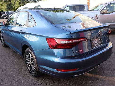 Used 2020 Volkswagen Jetta SE FWD image 3