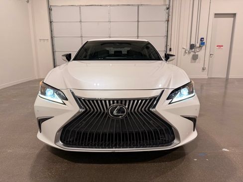 Used 2020 Lexus ES 350 w/ Premium Package FWD image 2