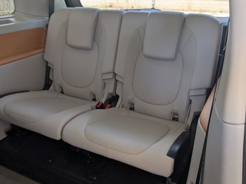 Used 2025 Volkswagen ID. Buzz 1st Edition RWD image 19