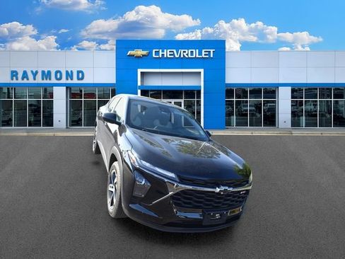 Used 2024 Chevrolet Trax RS w/ Driver Confidence Package FWD image 9
