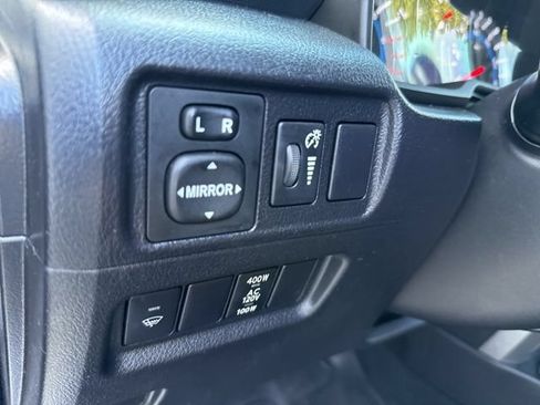 Used 2016 Toyota 4Runner SR5 AWD/4WD image 31
