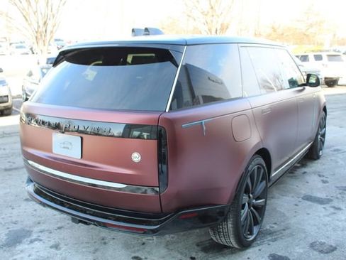 New 2026 Land Rover Range Rover SV image 2