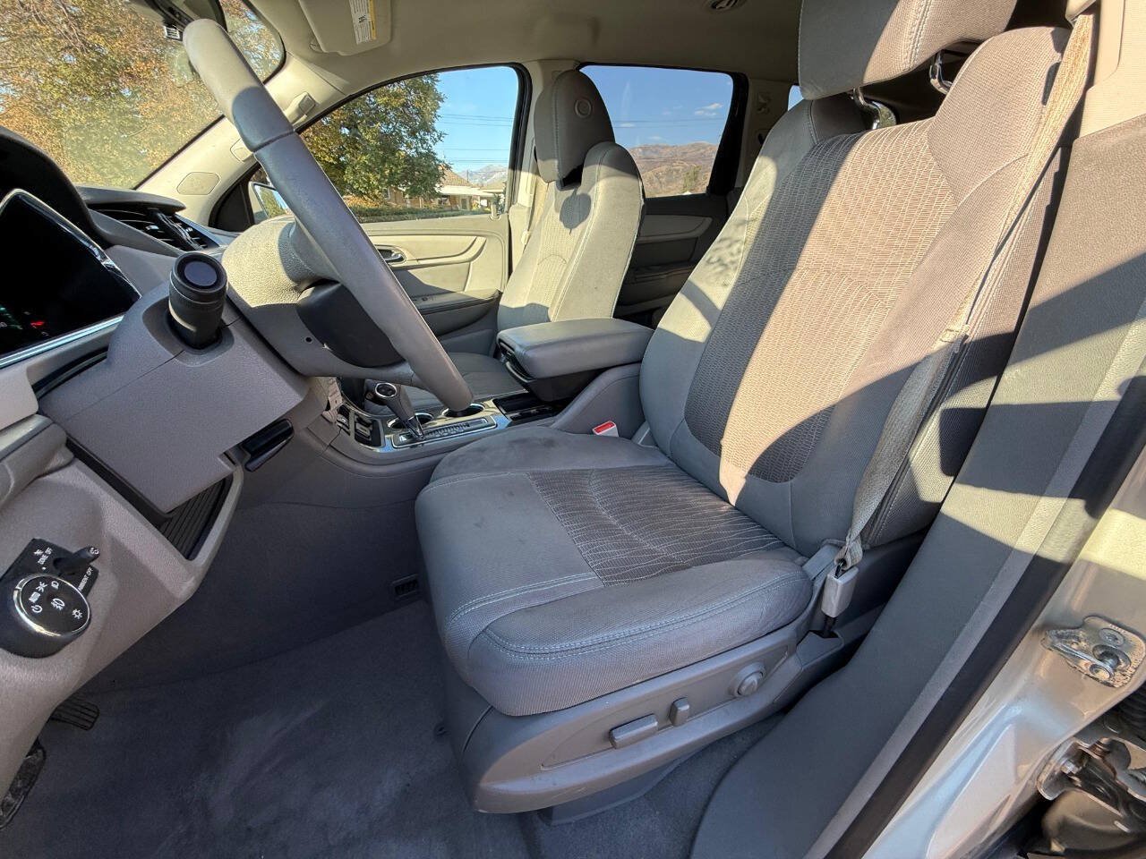 Used 2016 Chevrolet Traverse LT FWD image 10