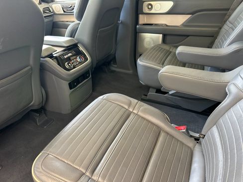 Certified 2020 Lincoln Navigator Black Label w/ Cargo Convenience Package AWD/4WD image 11