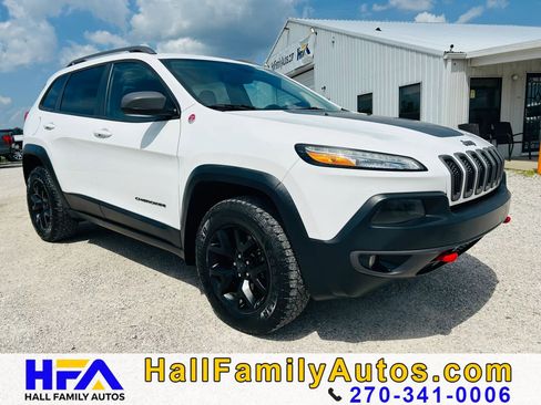 Used 2016 Jeep Cherokee Trailhawk w/ Trailer Tow Group AWD/4WD image 7