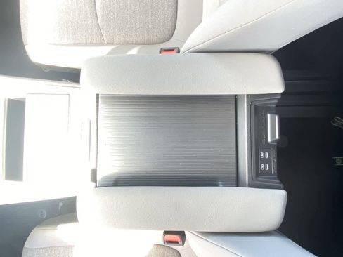 Used 2025 Toyota Sienna LE FWD image 20