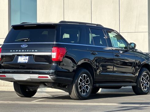 Used 2024 Ford Expedition XLT image 3