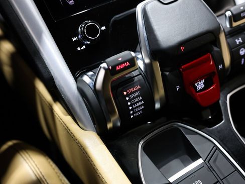 Used 2019 Lamborghini Urus AWD/4WD image 54