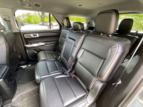 Used 2024 Ford Explorer XLT w/ Equipment Group 202A AWD/4WD image 14