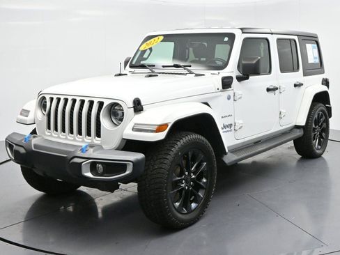 Used 2022 Jeep Wrangler Unlimited Sahara AWD/4WD image 3