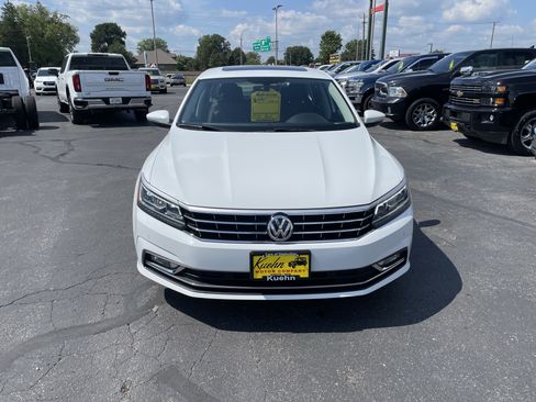 Used 2018 Volkswagen Passat 2.0T SE FWD image 3