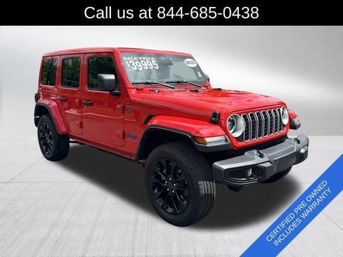 Used 2025 Jeep Wrangler Unlimited Sahara w/ Safety Group AWD/4WD image 3