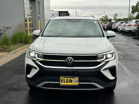 Certified 2023 Volkswagen Taos SEL AWD/4WD image 2