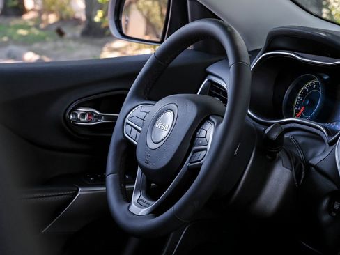 Used 2022 Jeep Cherokee Latitude Lux image 24