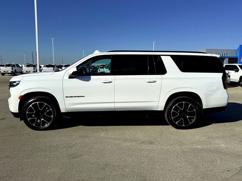 Used 2024 Chevrolet Suburban RST image 10