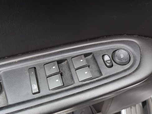 Used 2011 Chevrolet Traverse LT w/ LPO, 'HIT The Road' Package FWD image 16