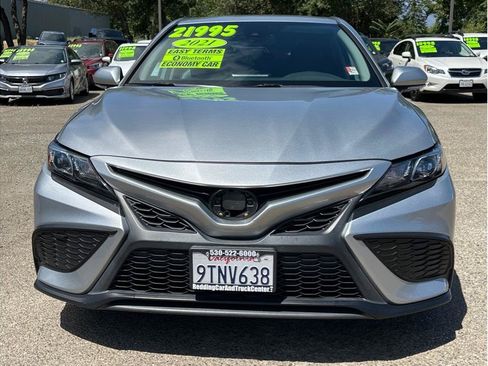 Used 2021 Toyota Camry SE w/ Convenience Package FWD image 2