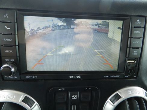 Used 2013 Jeep Wrangler Unlimited Sahara w/ Connectivity Group image 18