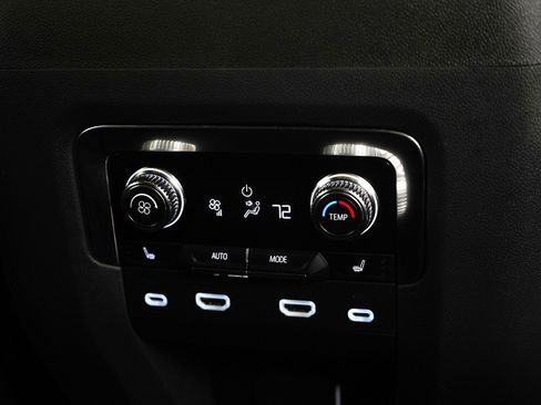 Used 2023 GMC Yukon XL Denali image 18