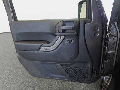 Used 2018 Jeep Wrangler Unlimited Sport S AWD/4WD image 22