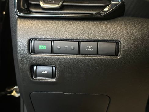 Used 2024 Nissan Sentra SV w/ All-Weather Package FWD image 18