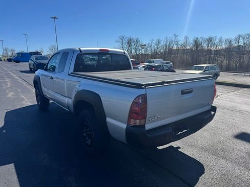 Used 2012 Toyota Tacoma 4x4 Access Cab V6 w/ Convenience Pkg image 4