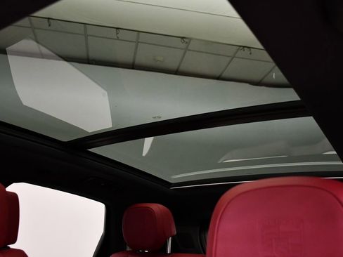 Used 2023 Porsche Cayenne Platinum Edition image 20