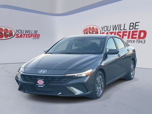 Used 2024 Hyundai Elantra SEL image 4