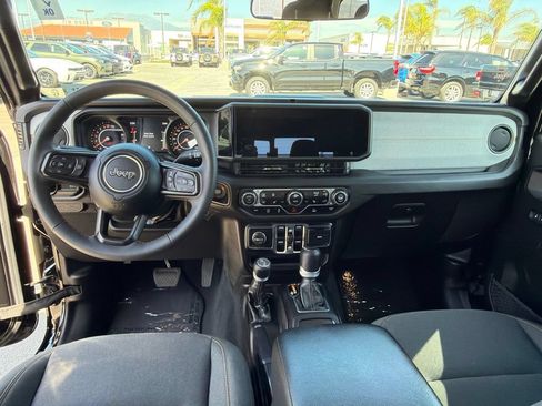 Used 2024 Jeep Gladiator Sport AWD/4WD image 26