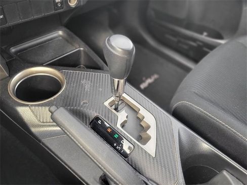 Used 2015 Toyota RAV4 XLE image 29