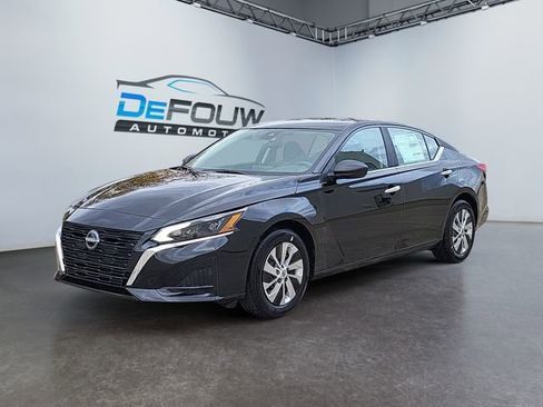 New 2025 Nissan Altima 2.5 S image 7